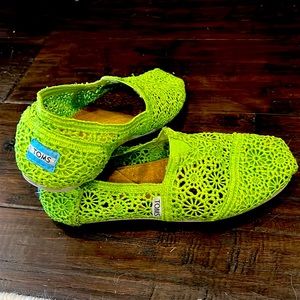 Green Lace Toms